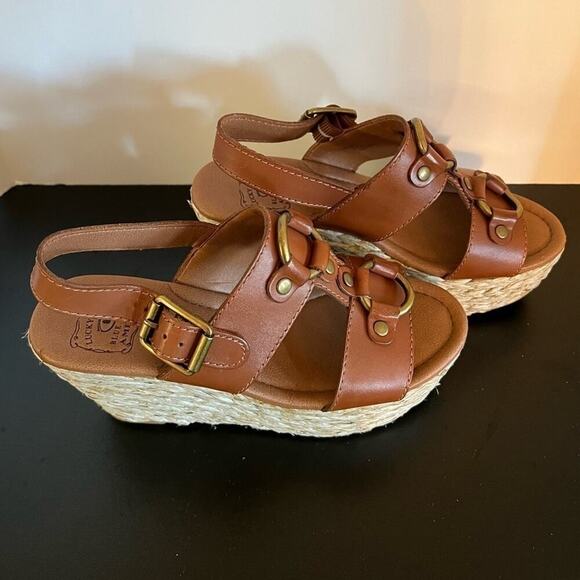 LUCKY BRAND WOMENS WEDGE SANDAL SIZE 6.5 WORN ONCE!!! - Picture 2 of 5